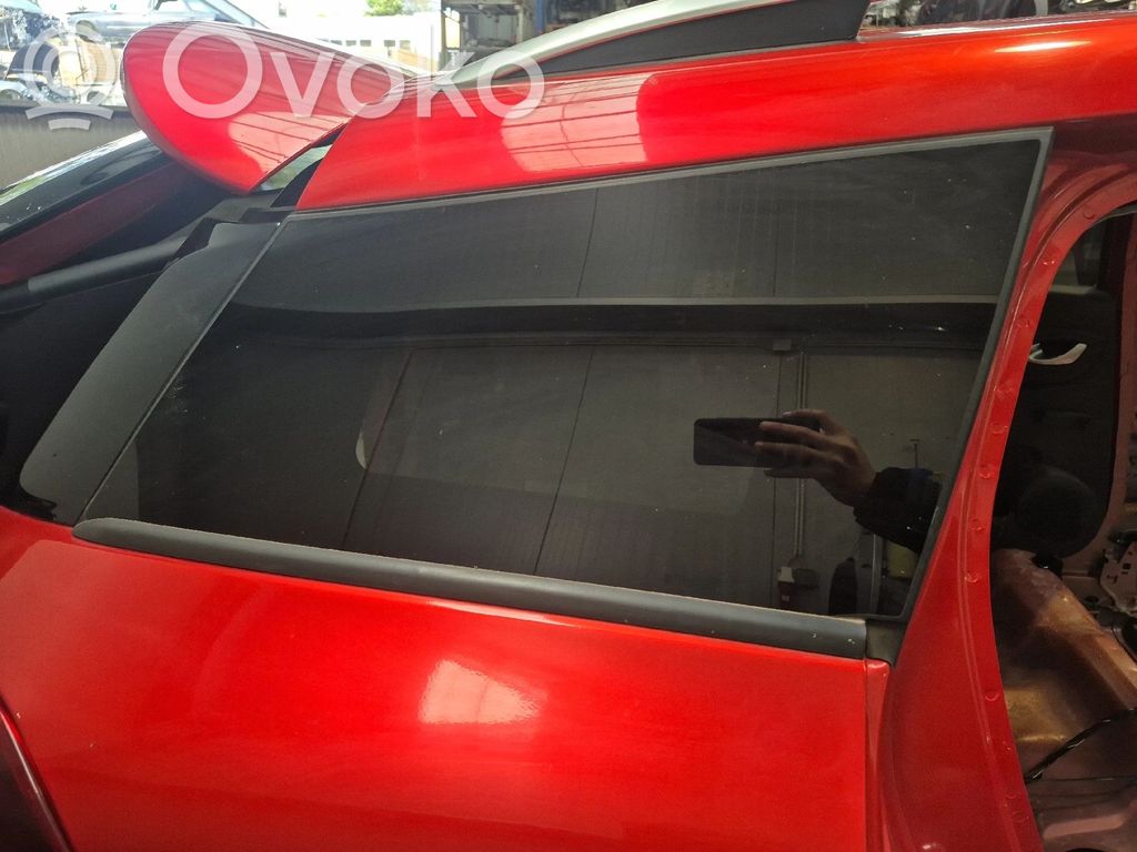 Renault Clio IV Geam lateral spate 