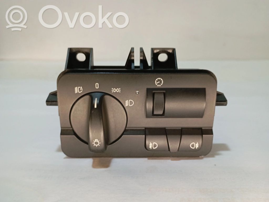 Light switch   6936826