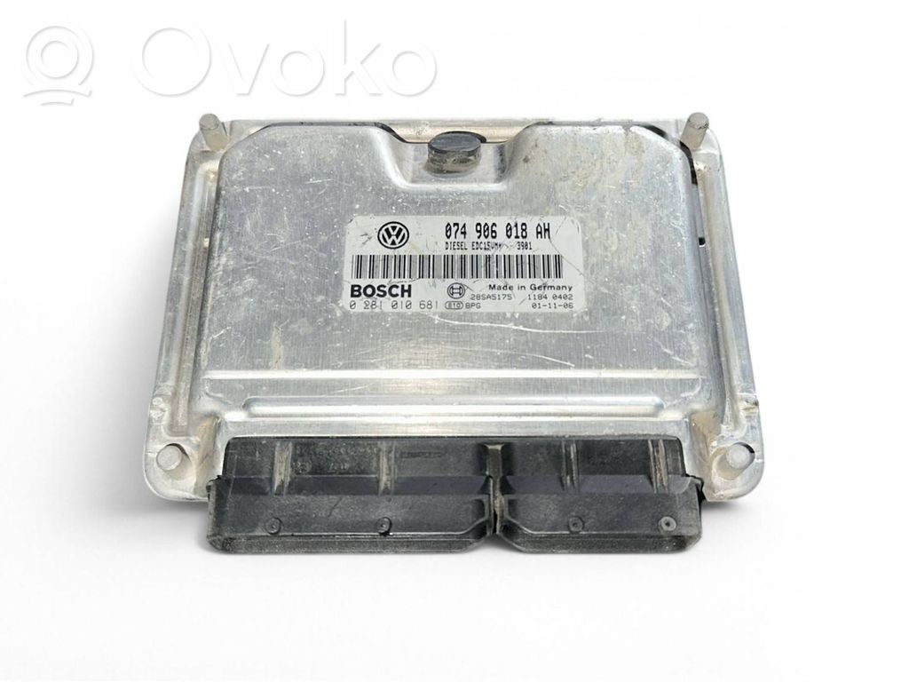 Volkswagen Transporter - Caravelle T4 Sterownik / Moduł ECU 