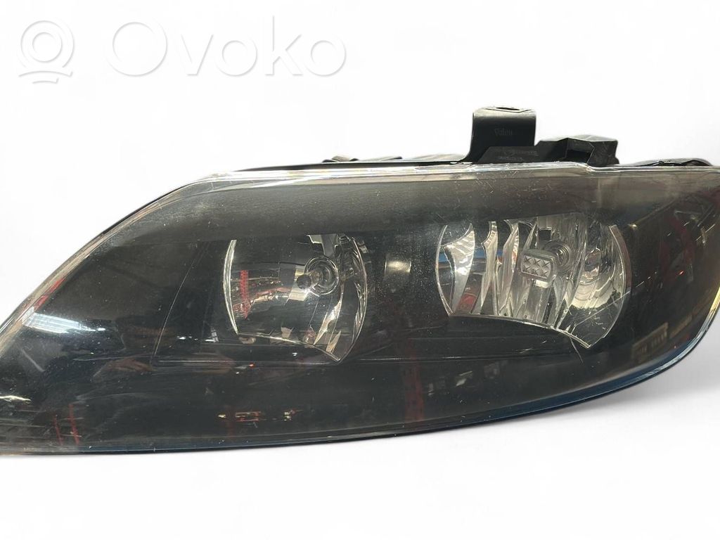 Audi Q7 4L Lampa przednia 