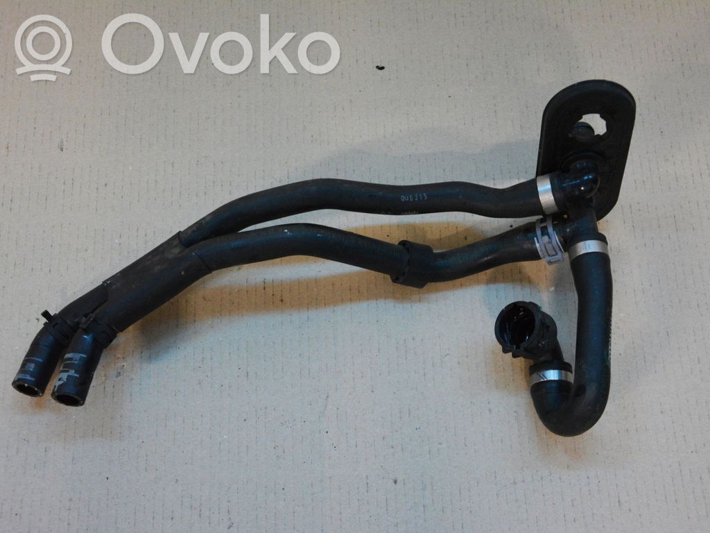 Audi A4 S4 B9 8W Conductă/furtun lichid de răcire motor 