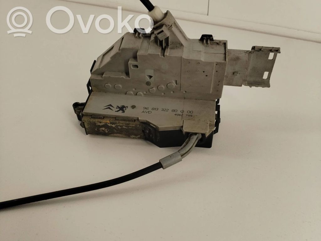 Zamek drzwi przednich   9681332280