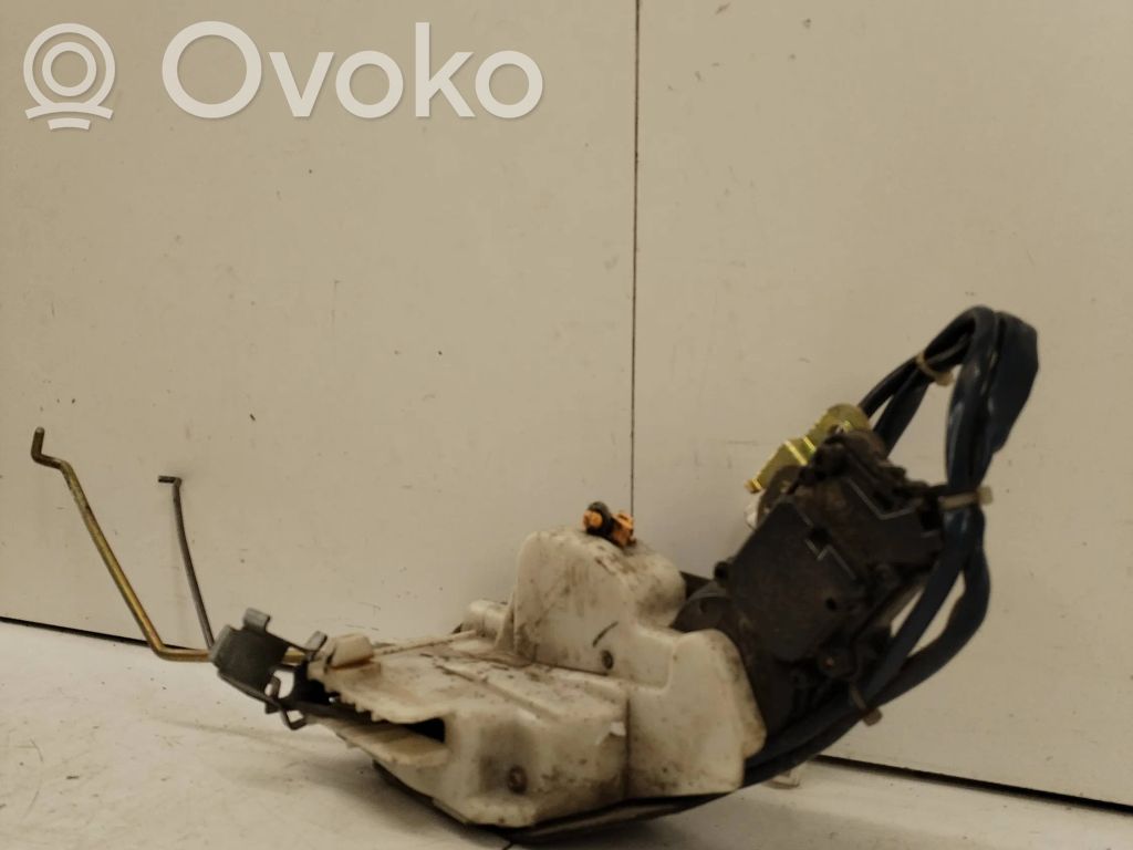 Suzuki Liana Priekšpusē slēdzene 