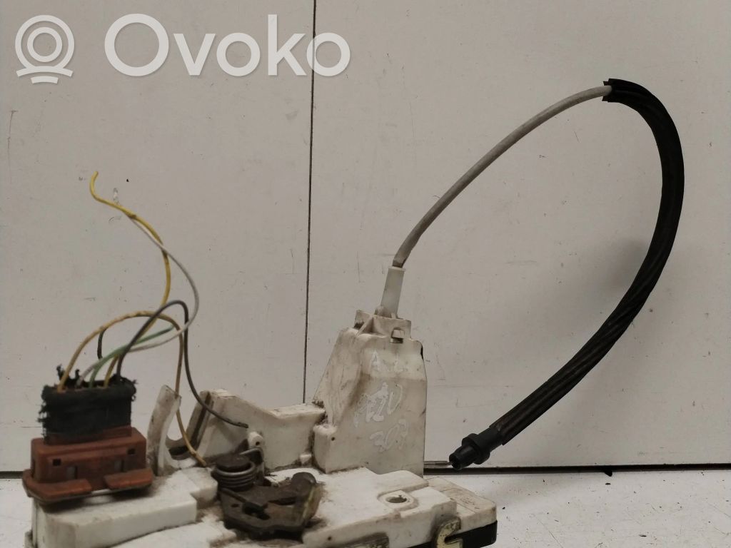 Peugeot 307 Rear door lock 