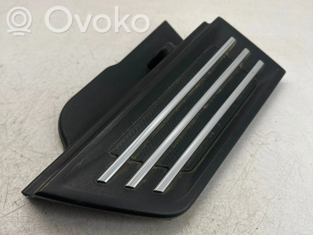 Dodge Nitro Spārna dekoratīvā apdare (moldings) 