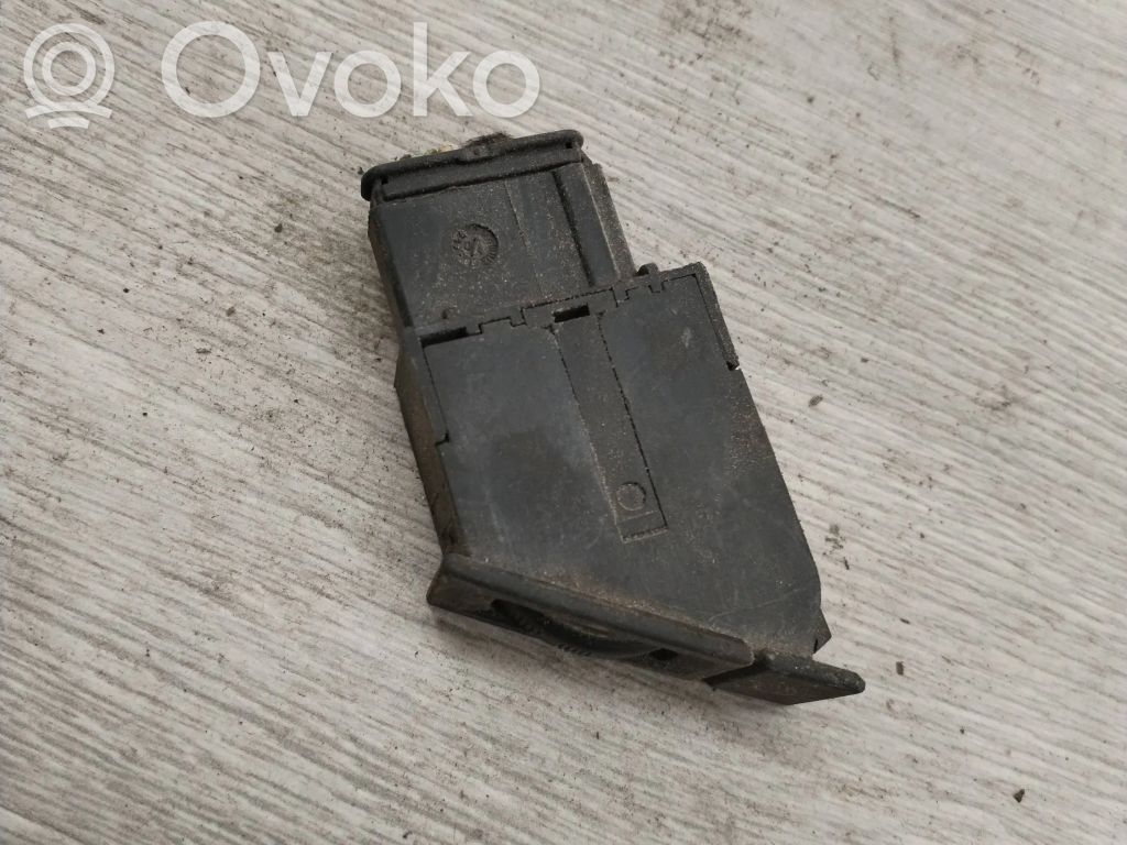 Peugeot 406 Žibintų aukščio reguliavimo jungtukas 