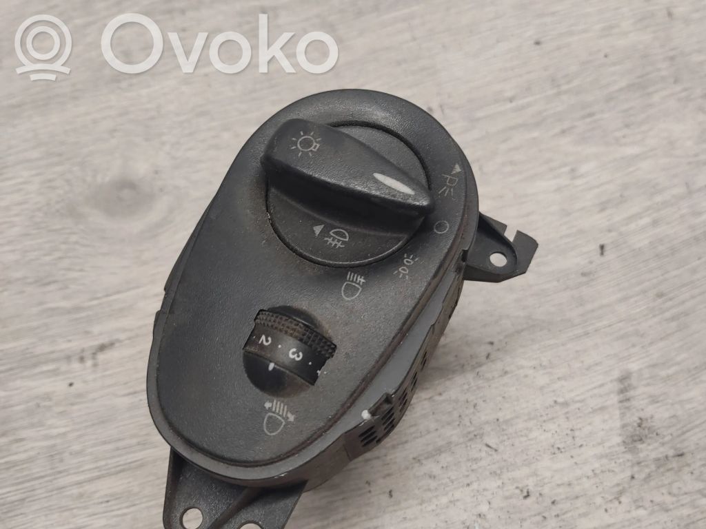 Light switch   98AG13A024CH