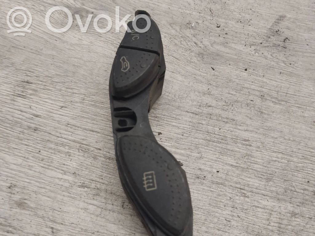 Windscreen/window heater switch