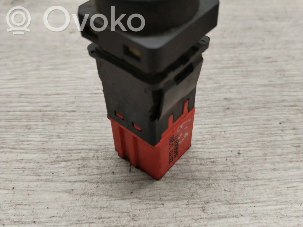 Citroen Xsara Picasso Electric window control switch 