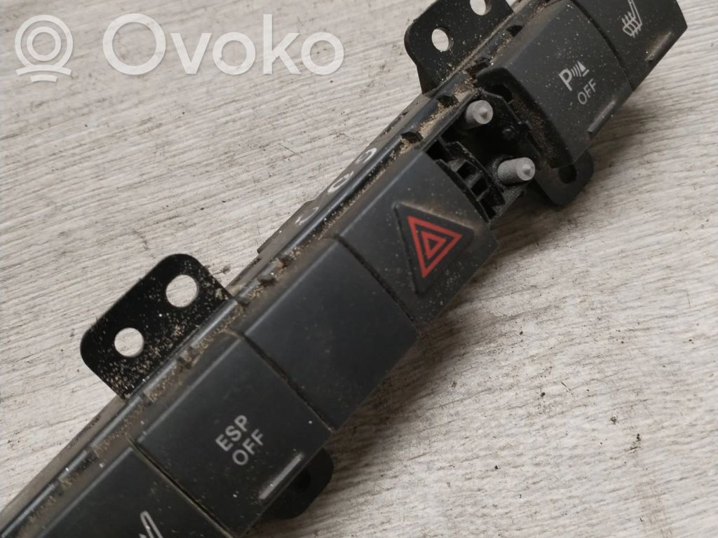 Hazard light switch   41581A