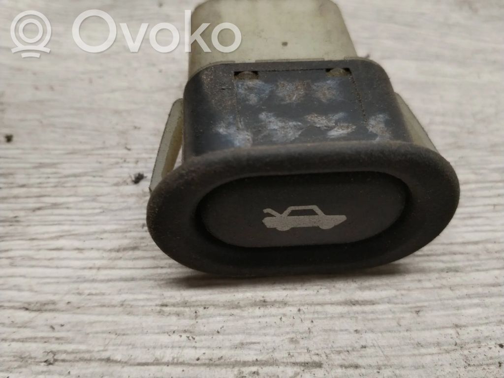 Saab 9000 CS Tailgate opening switch 