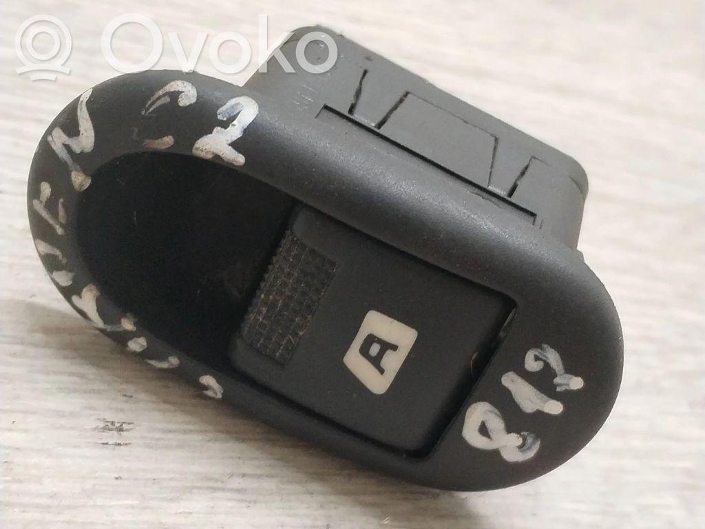 Citroen C3 Electric window control switch 