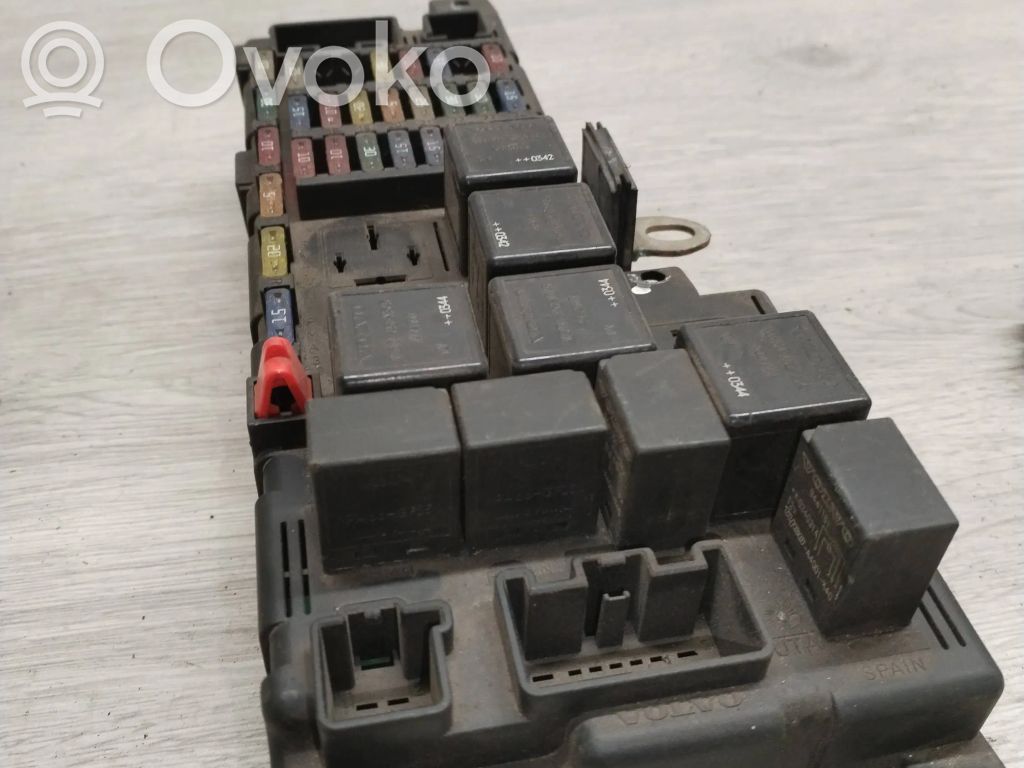 Volvo XC90 Ramka / Moduł bezpieczników 