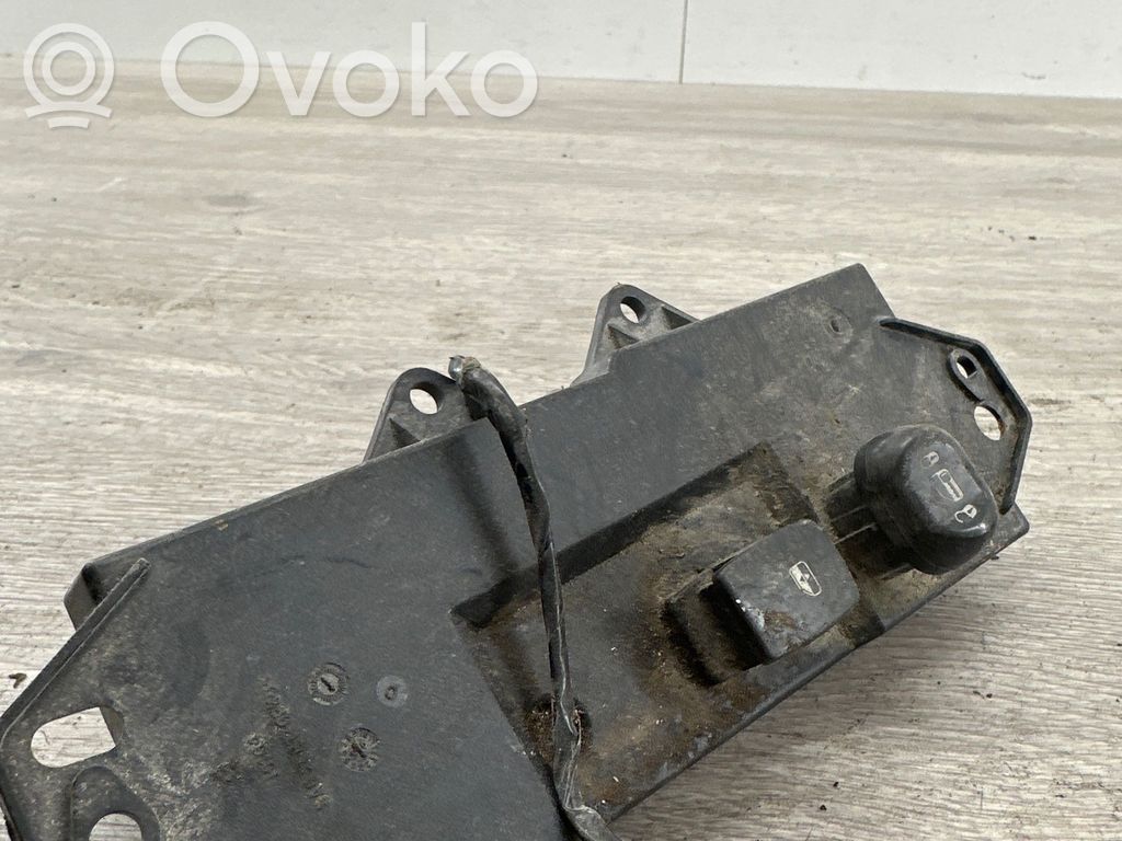 Chrysler Pacifica Electric window control switch 