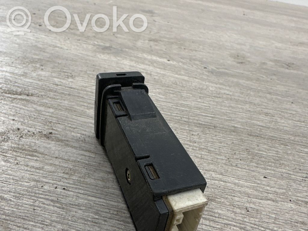 Fog light switch