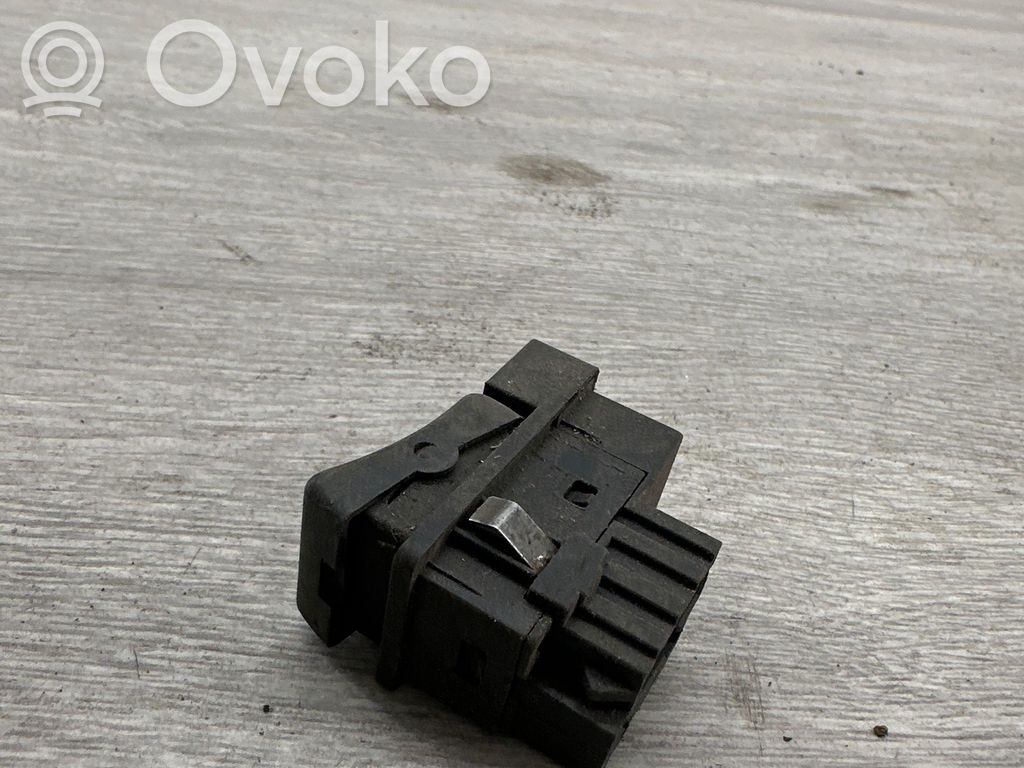 Volvo 850 Sėdynių šildymo jungtukas 