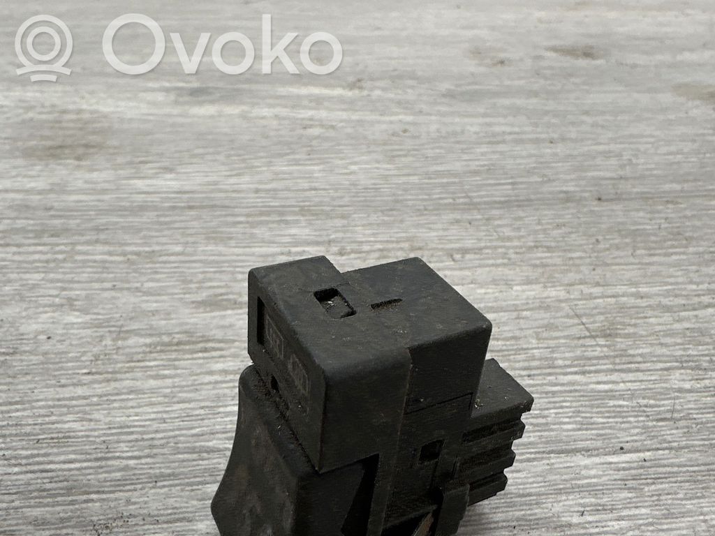 Volvo 850 Przycisk / Przełącznik ogrzewania szyby przedniej / czołowej 