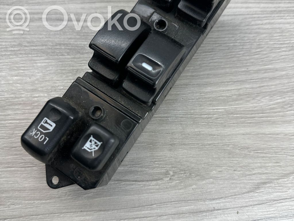 Mitsubishi Outlander Electric window control switch 
