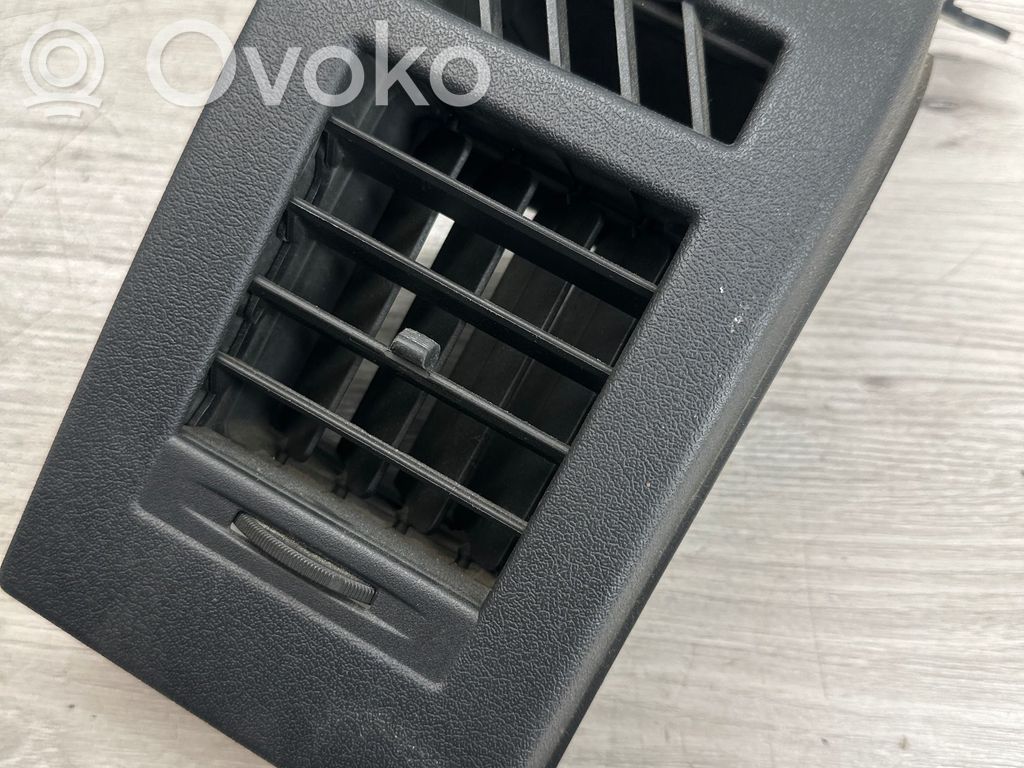 Dodge Nitro Moldura protectora de la rejilla de ventilación lateral del panel 