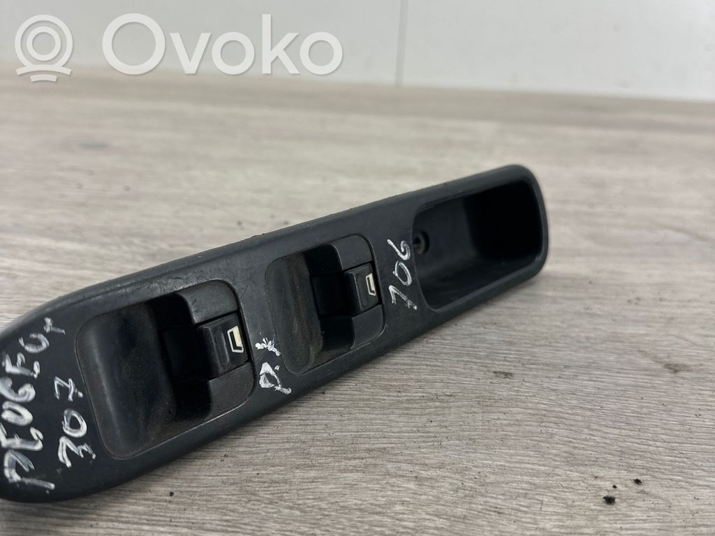 Peugeot 307 Electric window control switch 