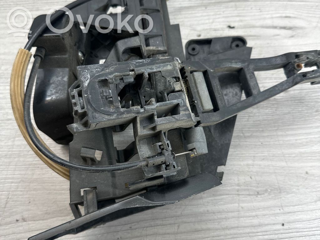 Ford C-MAX I Galinių durų spyna 