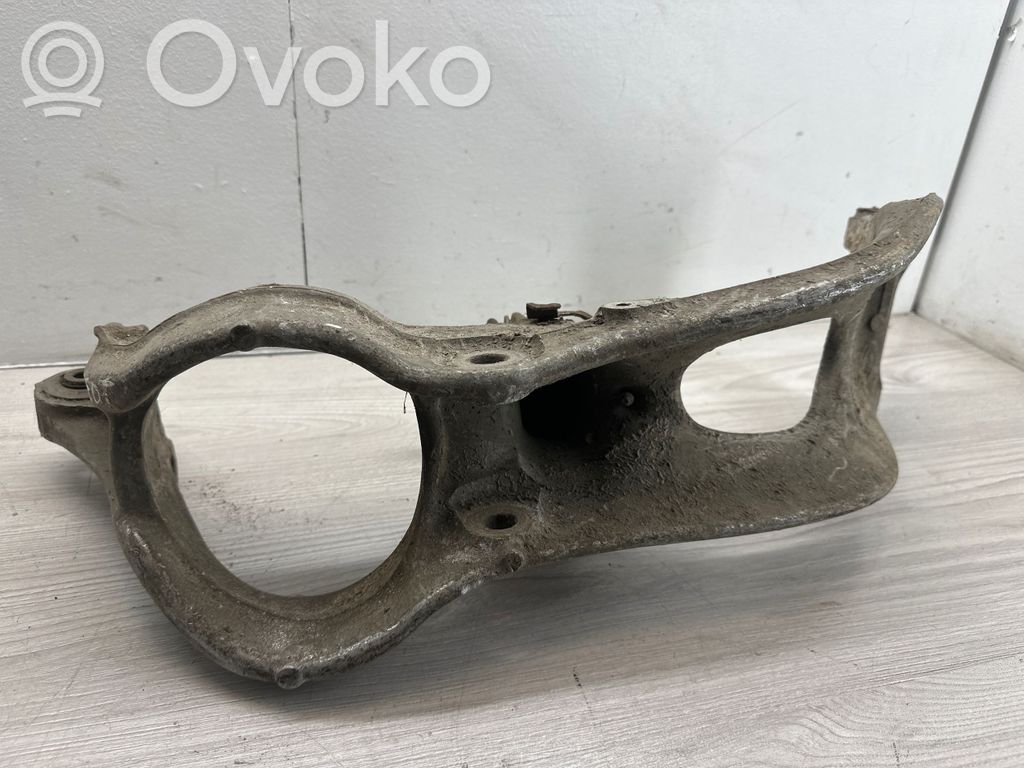 Peugeot 407 Dolny wahacz przedni 
