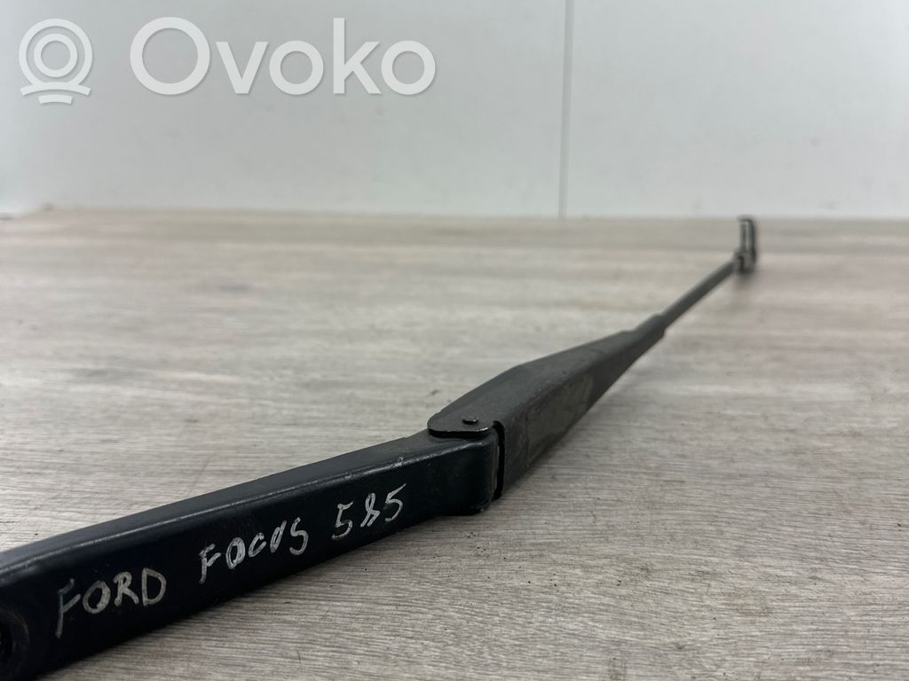 Ford Focus Front wiper blade arm 