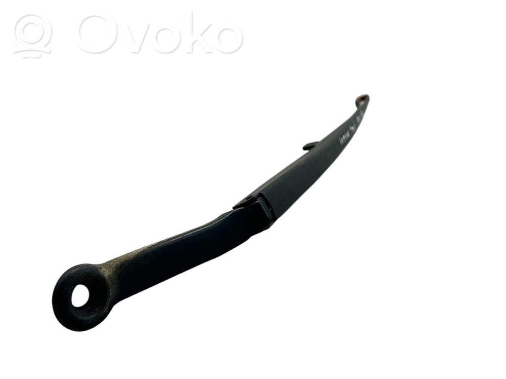 Front wiper blade arm