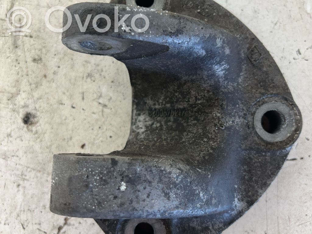 Engine mounting bracket   8200675217