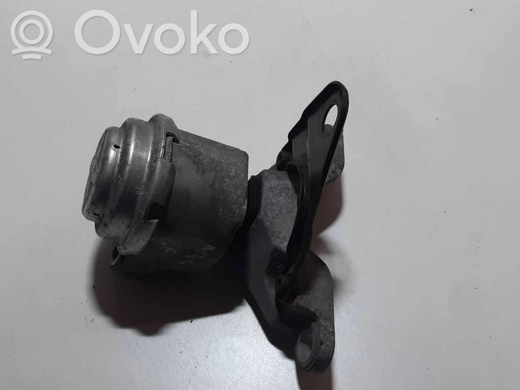 Engine mount bracket   C2934100,S9C03F6