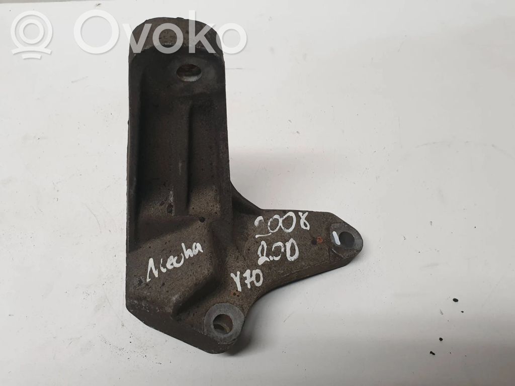 Volvo V70 Engine mount bracket 