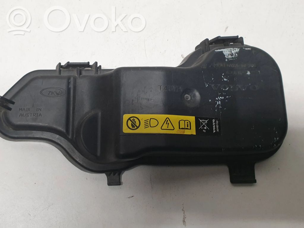 Volvo S80 Headlight/headlamp dust cover 
