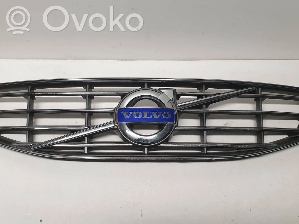 Volvo V60 Front bumper upper radiator grill 