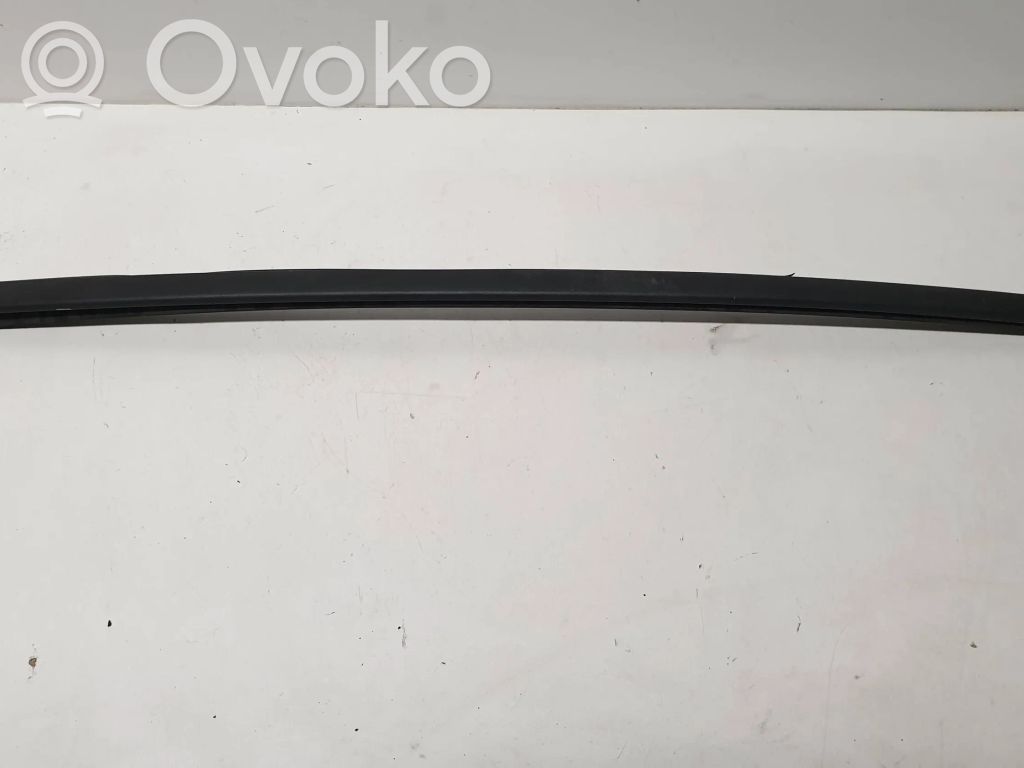 Volvo XC70 Windshield trim 