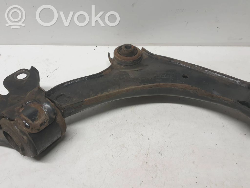 Volvo XC70 Front lower control arm/wishbone 