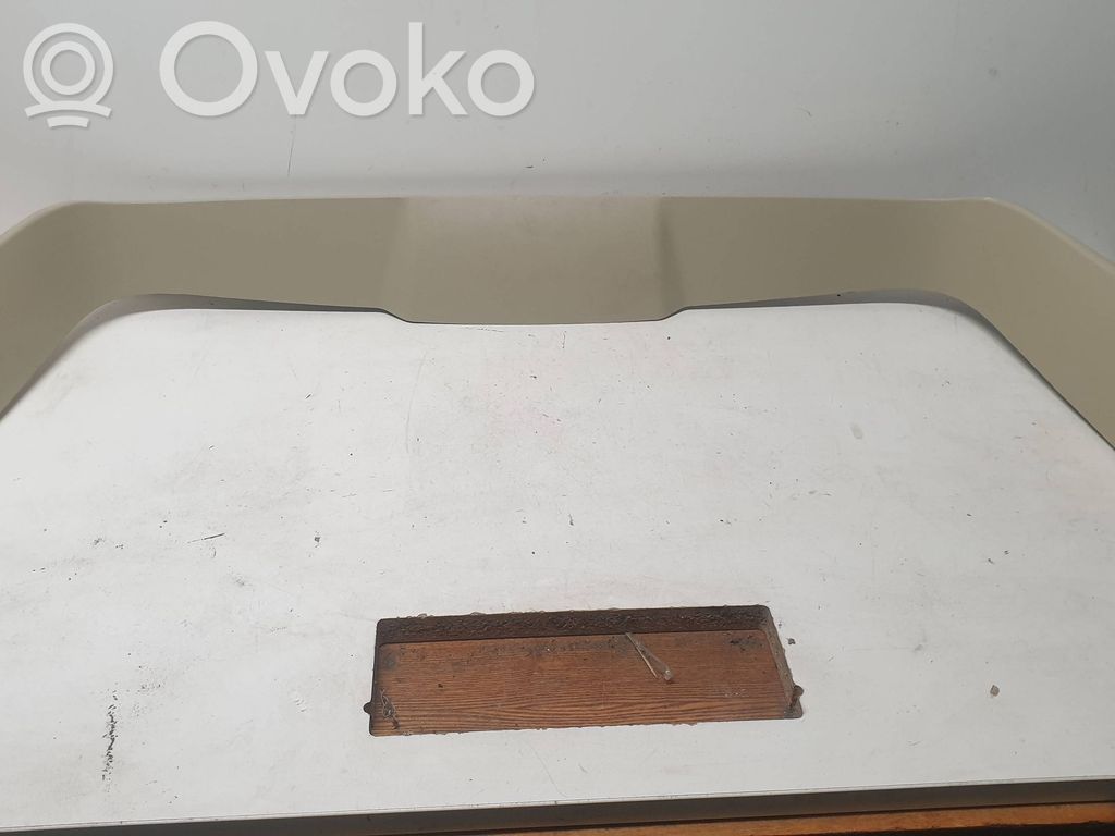 Volvo V70 Kita salono detalė 
