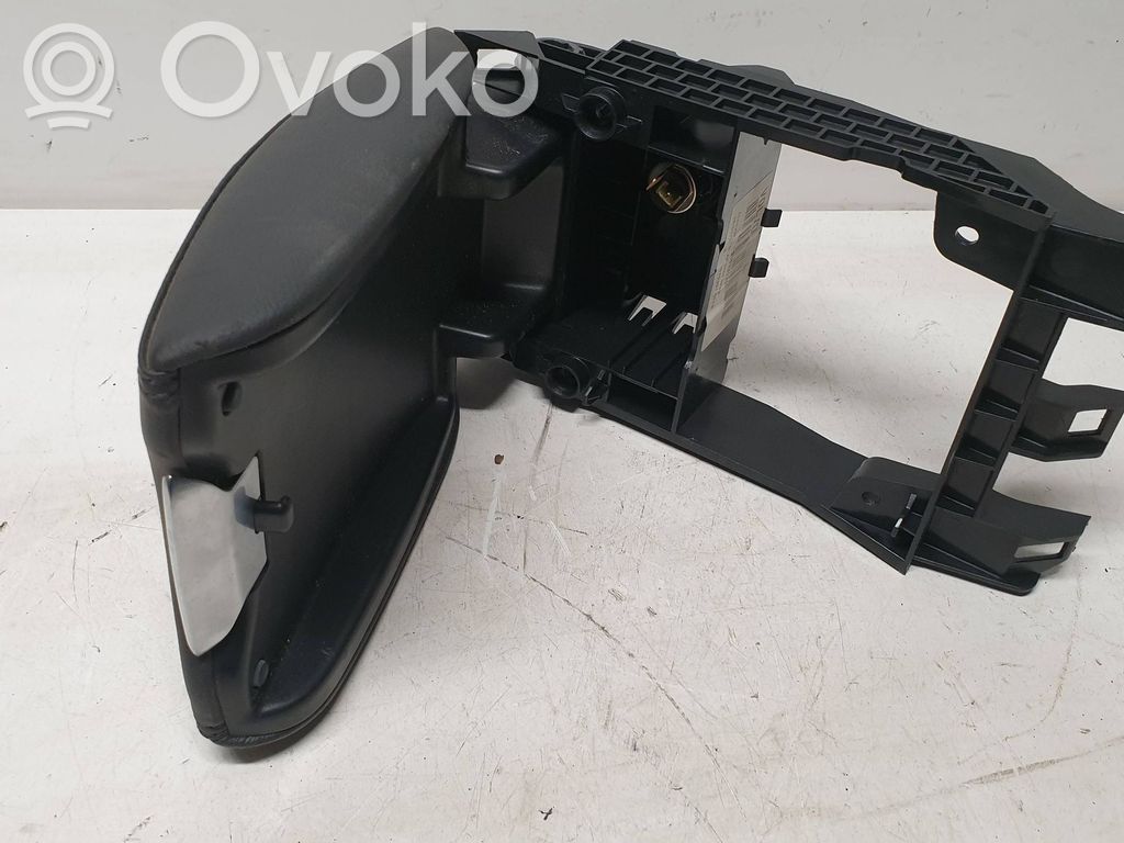 Armrest   2476397,18012018,39823171