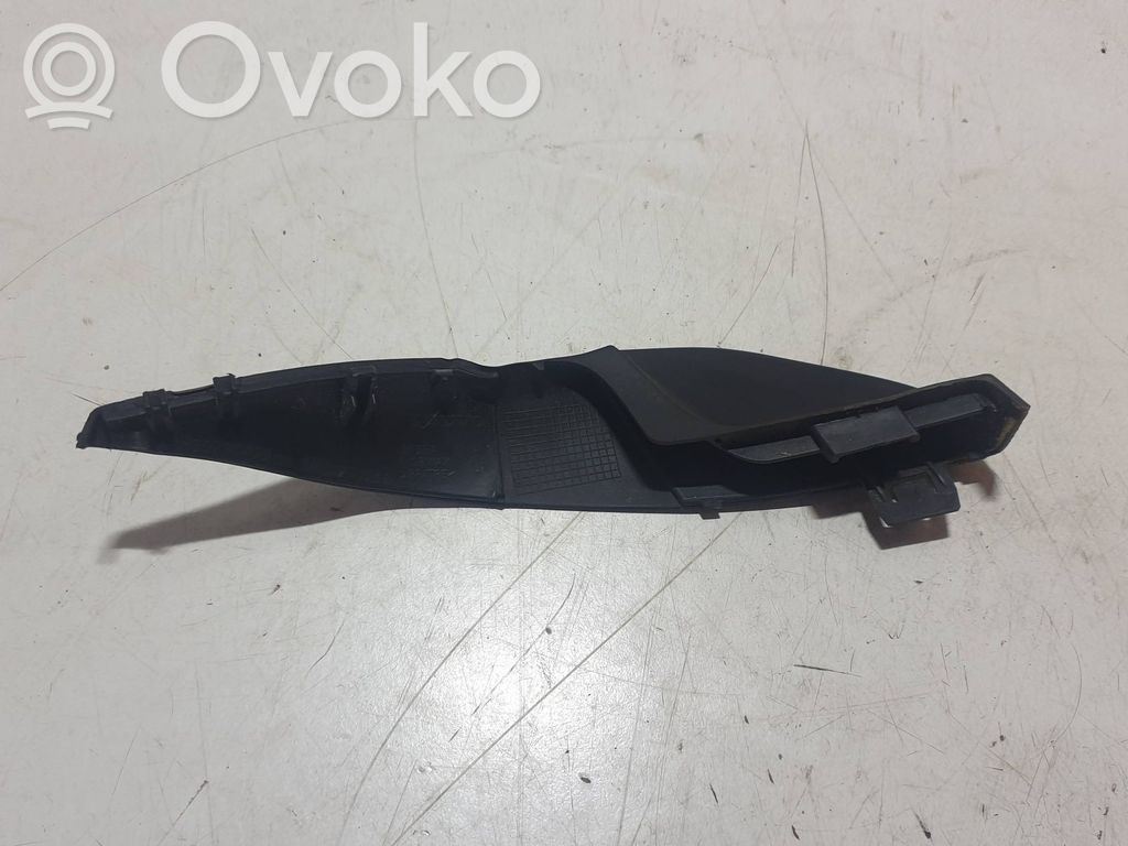 Volvo S80 Windshield trim 