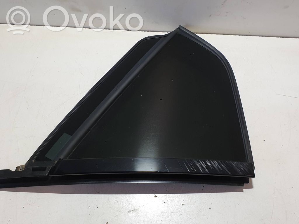 Ventanilla de ventilación de la puerta trasera   32244806,21122020