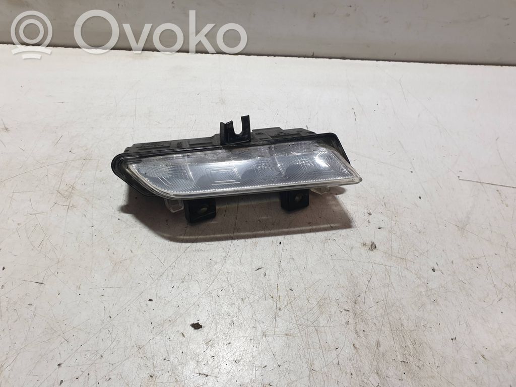 Renault Captur Lampa przednia 