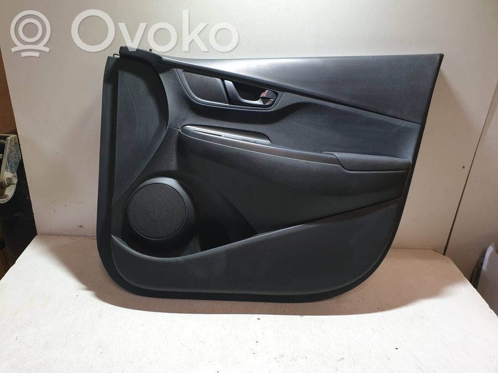 Hyundai Kona I Boczki / Poszycie drzwi przednich 