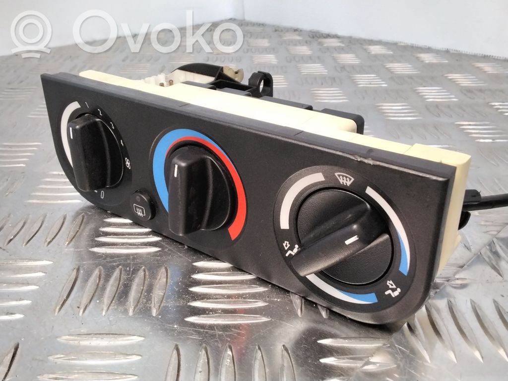 BMW 3 E36 Climate control unit 