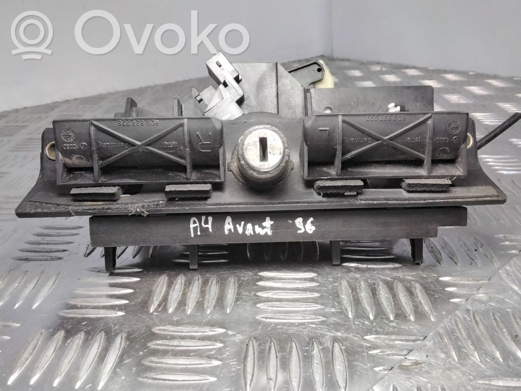 Audi A4 S4 B5 8D Uchwyt / Rączka zewnętrzna otwierania klapy tylnej / bagażnika 