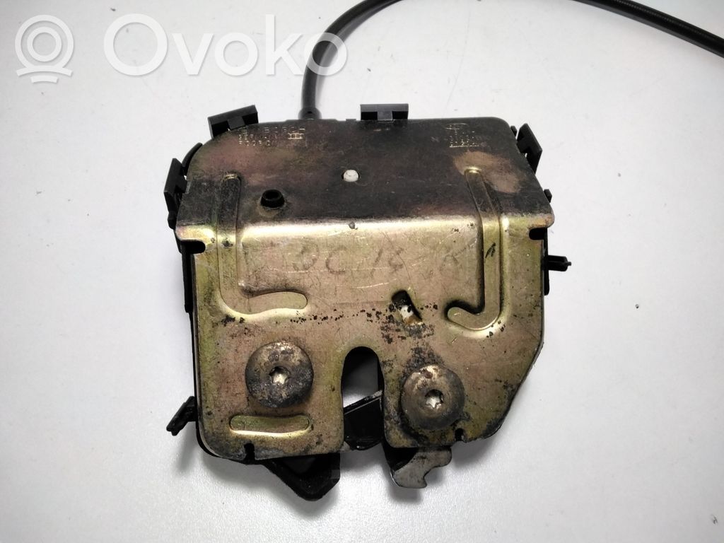 Ford Focus Spyna galinio dangčio 