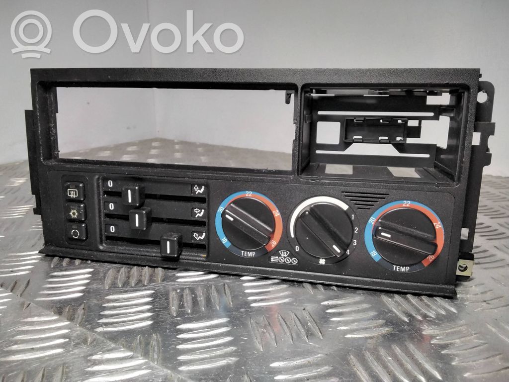 BMW 5 E34 Climate control unit 