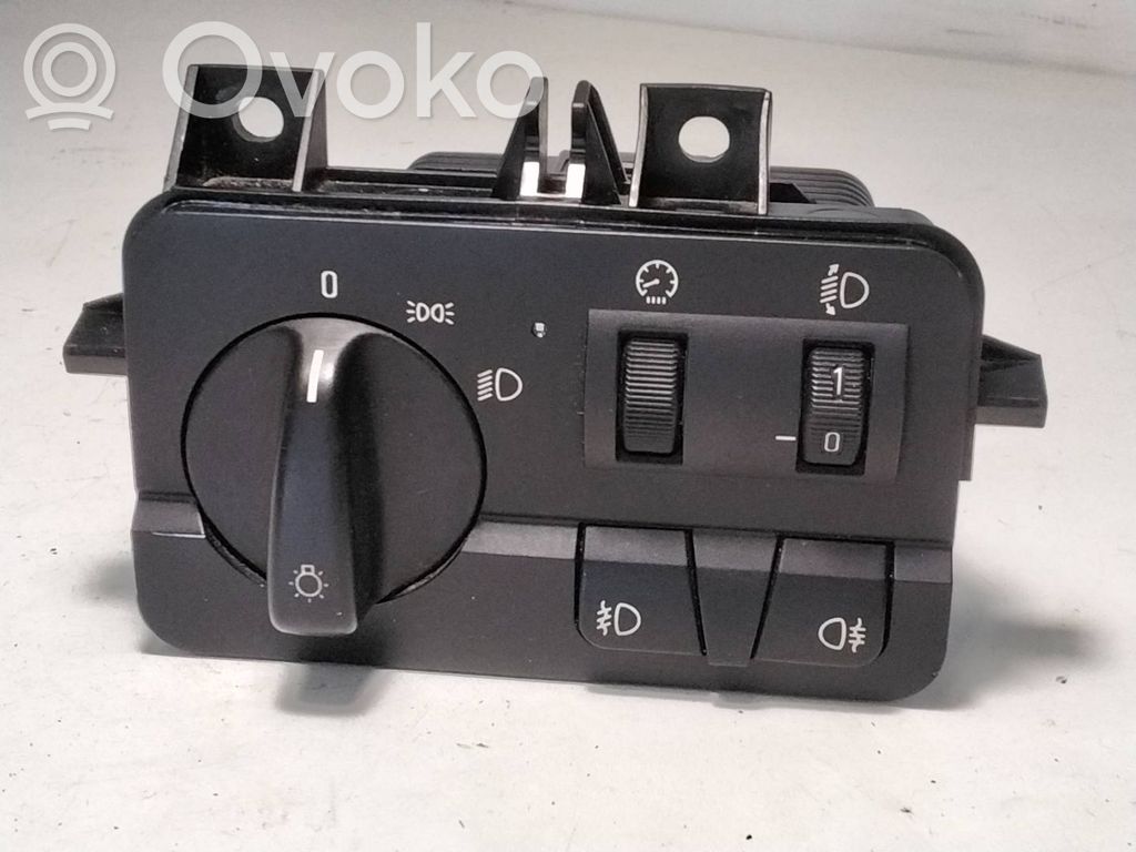 Light switch   61314108586,0347057,086480061