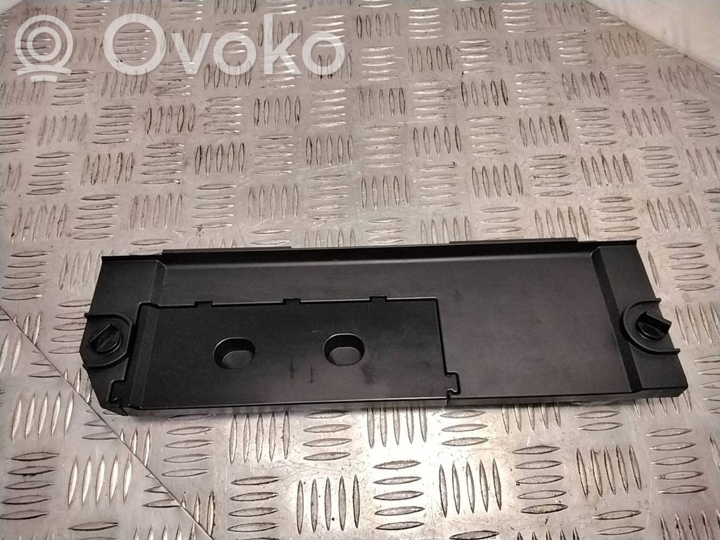 BMW 5 E60 E61 Daiktadėžė 