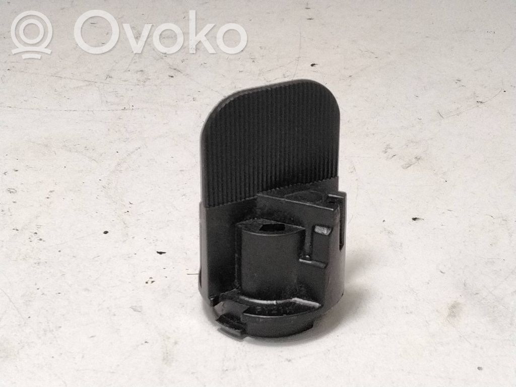 Volvo V70 Tail light part 