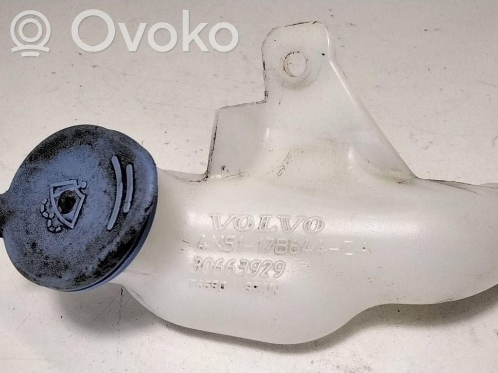 Volvo V50 Windshield washer fluid reservoir/tank 