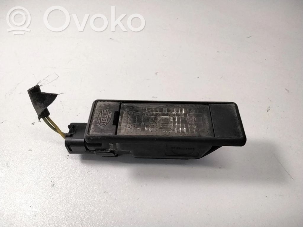 Éclairage de plaque d'immatriculation   2KA008224,153012
